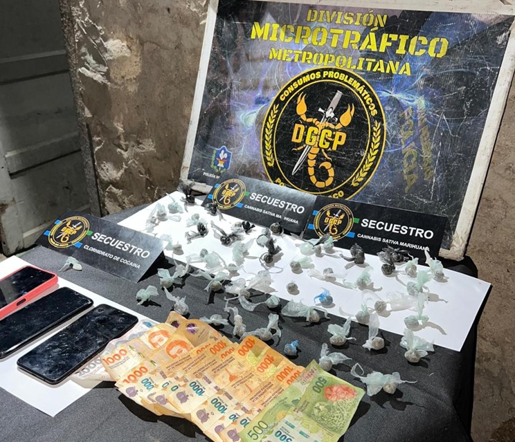 CHACO: Antinarcóticos Detuvieron A Una Mujer Después De Hallar Bochitas De Marihuana En Su Poder