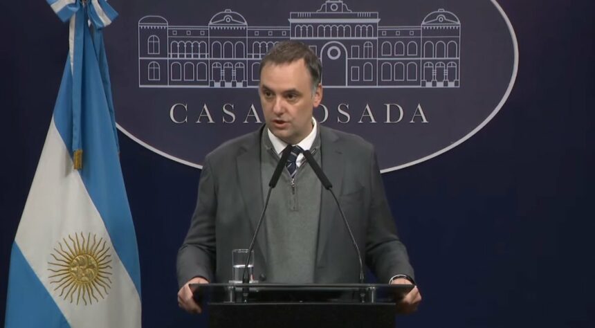 Manuel Adorni criticó a Diana Mondino tras sus dichos sobre Milei: “No estaba preparada”