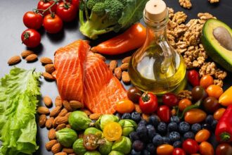 Los 3 alimentos más elegidos por las personas inteligentes, según la IA