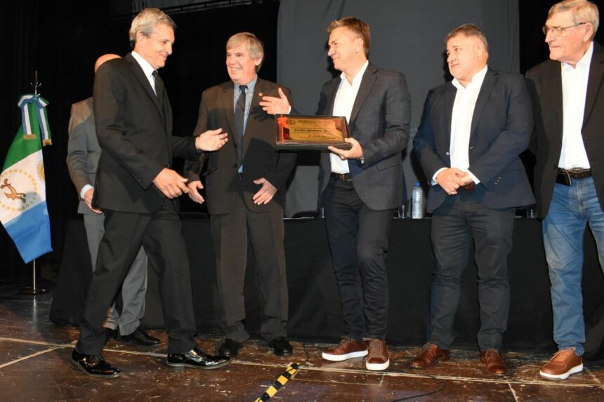 Modernización Catastral: El Gobernador Zdero Encabezó Capacitación Y Homenaje Al Agrimensor Carlos Diez