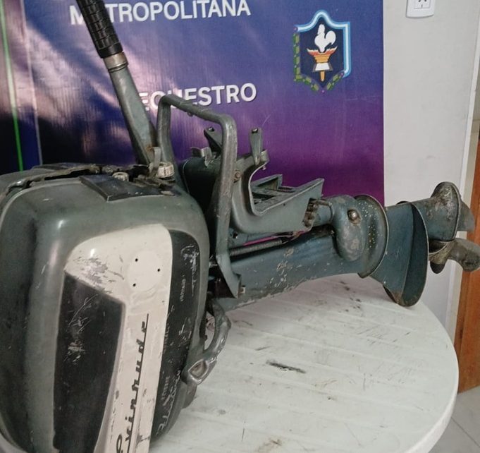 RESISTENCIA:   Recuperaron Un Motor De Lancha Cerca De La Bomba De APA