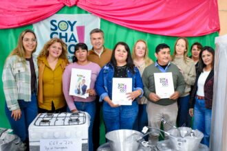 Pampa Del Infierno: Entrega De Elementos Para Instituciones Educativas Y Merenderos