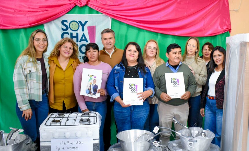 Pampa Del Infierno: Entrega De Elementos Para Instituciones Educativas Y Merenderos