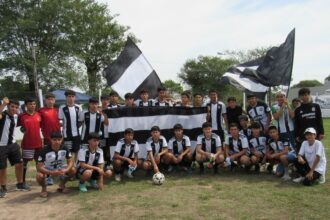 Tras 18 Años: El Club Unión De Colonia Elisa Volvió A Jugar De Local En Su Cancha, Recientemente Inaugurada Por El Gobierno Provincial