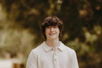 Un adolescente se suicidó y sus padres demandaron a OpenAI tras alegar que ChatGPT lo orientó en la decisión