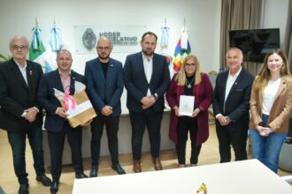 Encuentro institucional entre la Legislatura del Chaco y parlamentarios de Montenegro