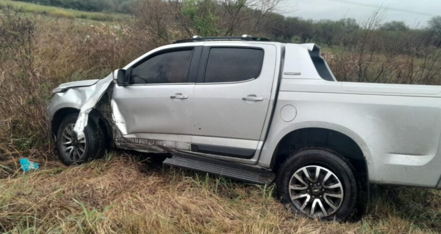 LA ESCONDIDA: Una Familia A Bordo De Una Camioneta Despistó En Ruta 9