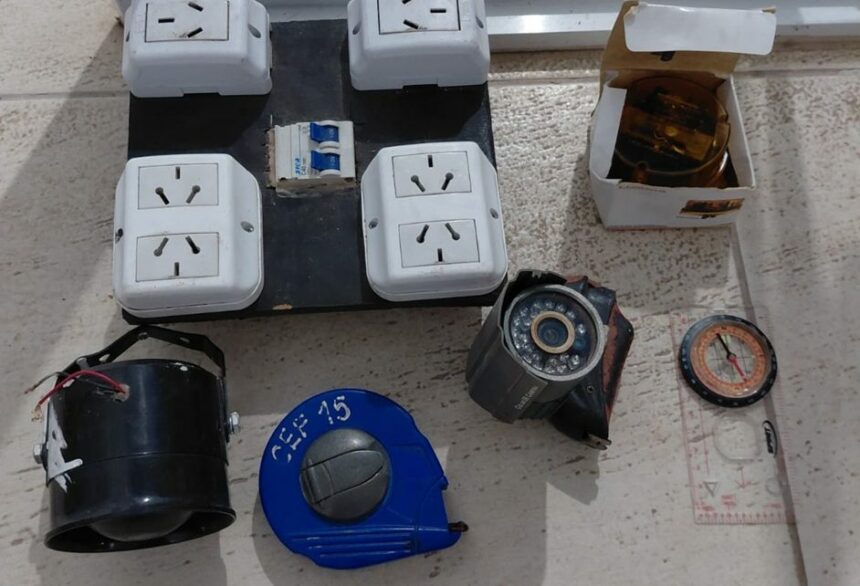 SAN BERNARDO: Hallaron En Un Baldío Materiales Eléctricos Sustraídos De Un Establecimiento Educativo