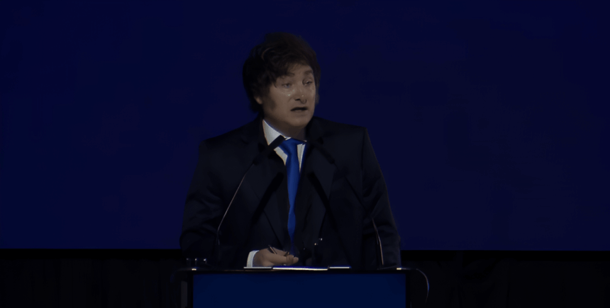 En Rosario, Milei evadió hablar de los escándalos del Gobierno y volvió a cargar contra el Congreso