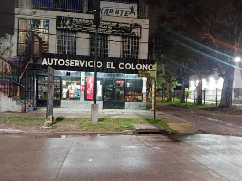 RESISTENCIA: Robaron En Un Autoservicio Y Atraparon Al Sospechoso Con La Mochila Llena De Productos