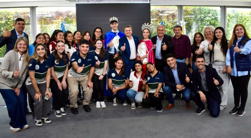 El Gobernador Zdero Acompañó El Lanzamiento Del 68° Desfile De Carrozas Estudiantiles En Las Breñas