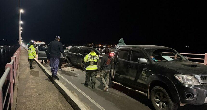 CHACO: Triple Choque en el Puente General Belgrano: Tres Camionetas Involucradas