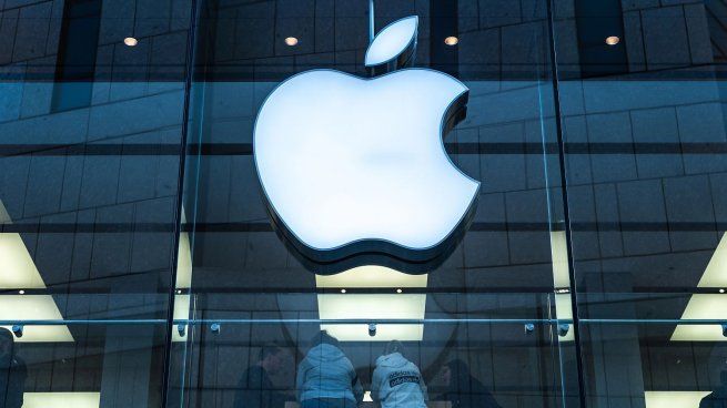 La Inteligencia Artificial contra las cuerdas: demandan a Apple por violar los derechos de autor en el entrenamiento de la IA