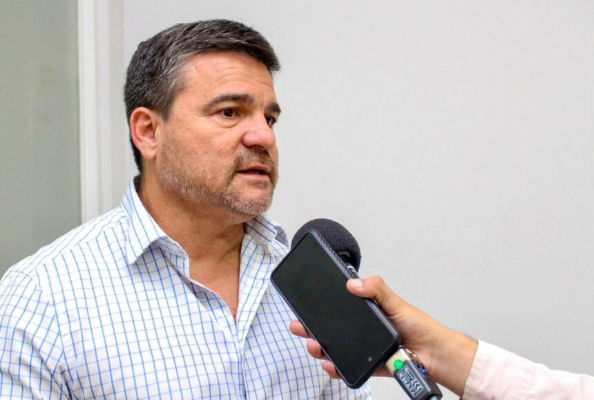 Meneses Cruzó Críticas: “quieren Ensuciar, Pero La Salud Se Administra Con Transparencia”