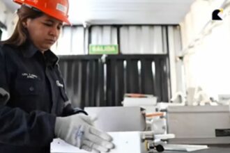 Más allá de los mineros: esta entusiasta repara ASIC y enseña sobre Bitcoin a los niños de Paraguay