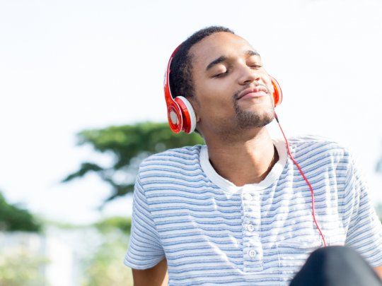 Qué tipo de música escuchan las personas inteligentes, según la Inteligencia Artificial