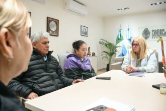 Delgado recibió a representantes del Colegio de Kinesiólogos del Chaco