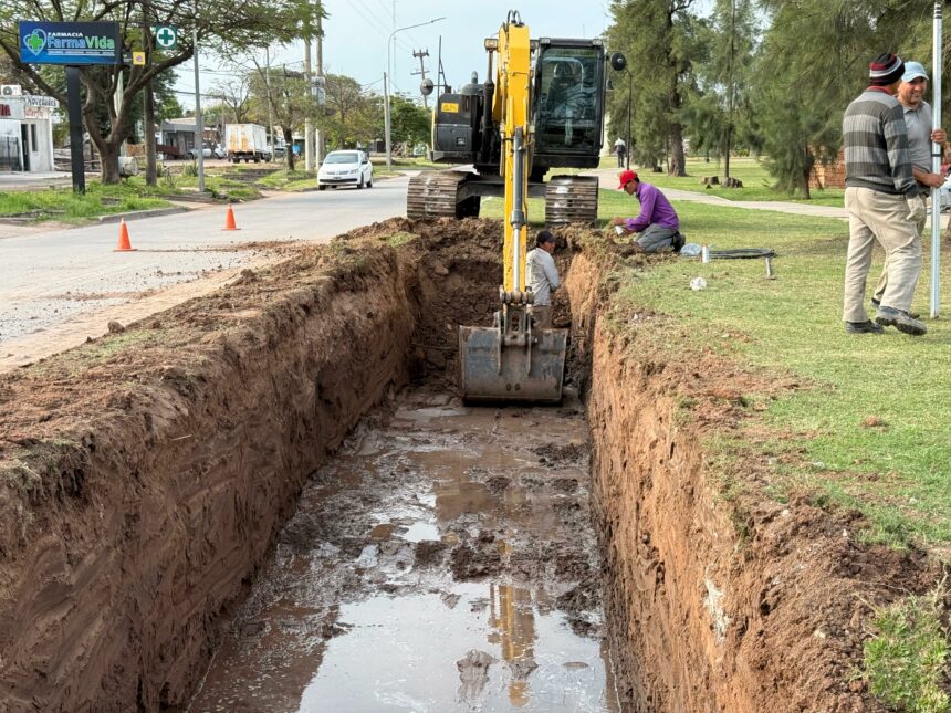 El municipio de Sáenz Peña construye un canal revestido la avenida 28 entre 31 y 33