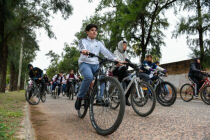 Sáenz Peña: La Promo 2025 inició el mes del Estudiante con la tradicional bicicleteada de la Promo