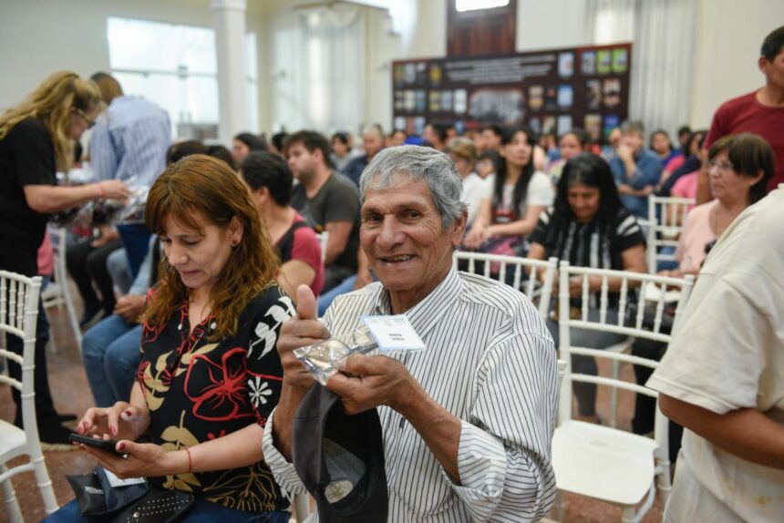 El municipio realizó una nueva entrega gratuita de anteojos de receta 