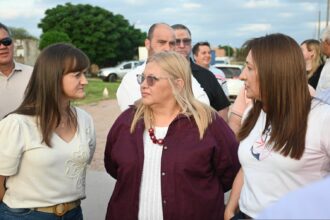 Delgado destacó la ejecución de obras de energía y pavimento en Coronel Du Graty