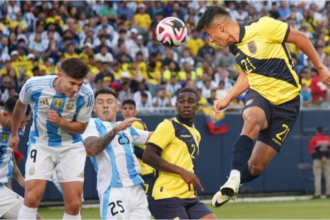 La Selección argentina visita a Ecuador en el cierre de las Eliminatorias: horario, TV y formaciones