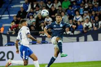 Racing venció a Vélez de visitante y sacó ventaja en la ida de los cuartos de final