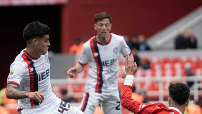 Independiente sacó apenas un empate ante San Lorenzo y extiende su crisis deportiva
