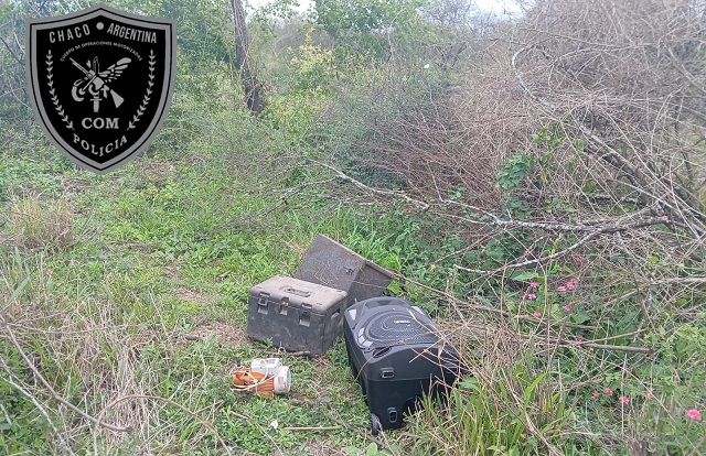 QUITILIPI: Secuestran Varios Elementos Ocultos Entre Las Malezas