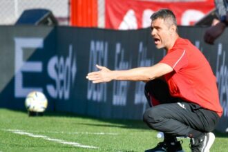 Bajo insultos y silbidos, Independiente perdió ante Banfield y se quedó sin técnico