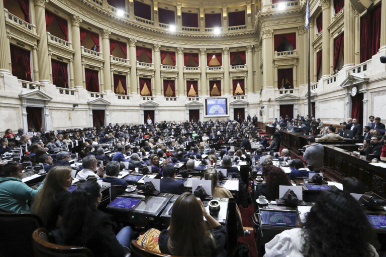 La oposición activa una ofensiva en el Congreso para complicar al oficialismo tras la salida de Espert
