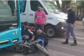 RESISTENCIA: Un Motociclista Resultó Herido Tras Chocar Con Un Colectivo De La Línea 107