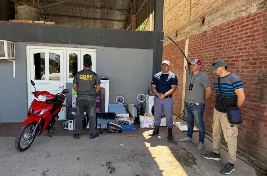 LA LEONESA: Allanamientos Por Bingo Ilegal: Secuestran Dinero, Electrodomésticos Y Detienen A Una Mujer