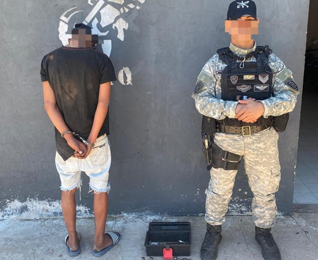QUITILIPI: El COM Detuvo A Un Hombre Con Pertenencias Ajenas