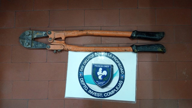 RESISTENCIA: Demoran A Un Joven Con Un Corta Candado