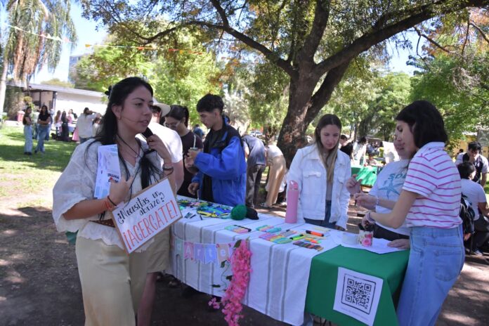 Cuidado de la salud mental: actividades para promover el bienestar integral de la comunidad universitaria