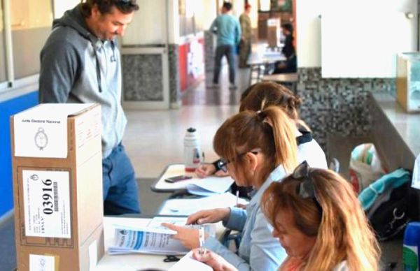 Educación Avanza En La Organización Logística Para Acondicionar Las Escuelas Para Las Elecciones Legislativas