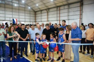 El Gobernador Zdero Inauguró Las Obras De Refacción Y Ampliación Del Club Villa San Martín
