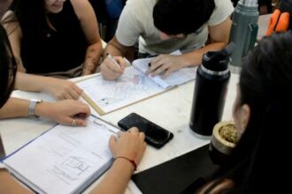 Expo Portfolio 2025: muestra colectiva de alumnos del último año de Arquitectura