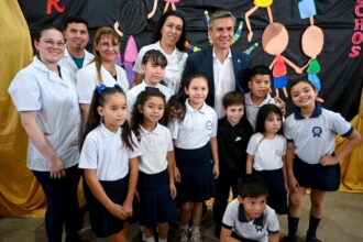 Gral San Martín: El Gobernador Zdero Entregó Tablets A Escuelas Y Destacó El Compromiso Con La Inclusión Y La Calidad Educativa