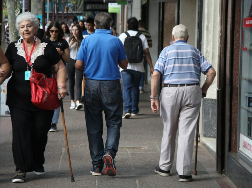 Confirmaron el bono de .000 para jubilados en octubre: los montos y quiénes pueden cobrarlo