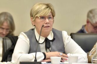 La Ministra Naidenoff Destacó Los Avances En Las Aulas Con Las Entregas De Libros Para Los Tres Ciclos De Nivel Primario