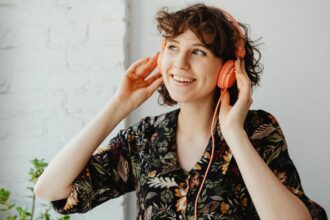 La Inteligencia Artificial definió cuáles son las canciones que marcaron el 2025