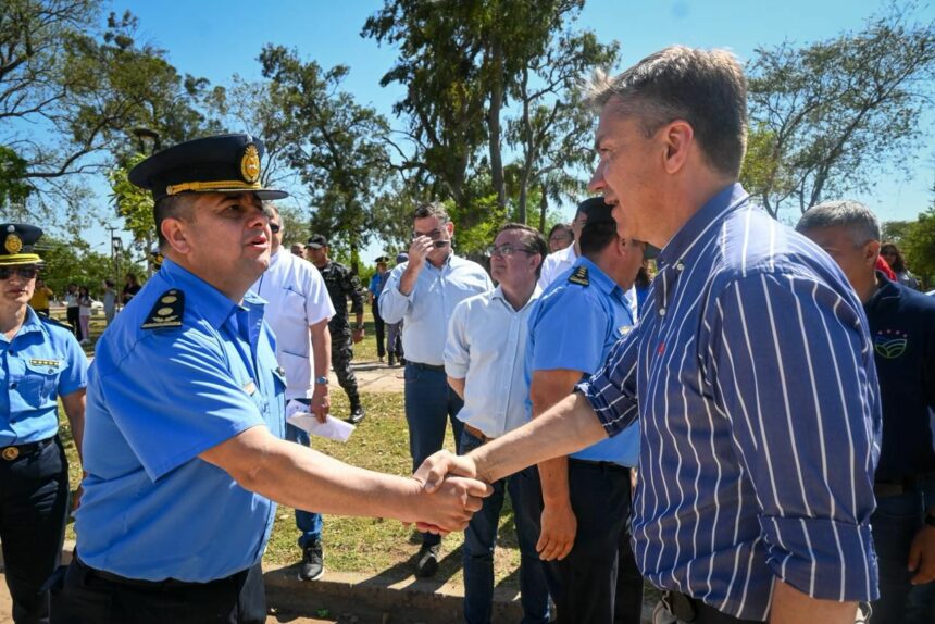 Más Seguridad: El Gobernador Zdero Entregó Nuevos Vehículos Para Las Comisarías De Las Breñas Y Charata