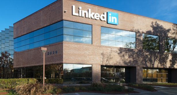 OpenAI lanza una plataforma de empleo con inteligencia artificial para desafiar el dominio de LinkedIn