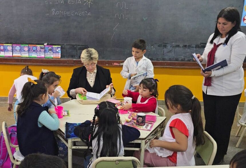 Se Realiza En Todas Las Escuelas Primarias Jornadas De Sensibilización Hacia La Fluidez Y Comprensión Lectora