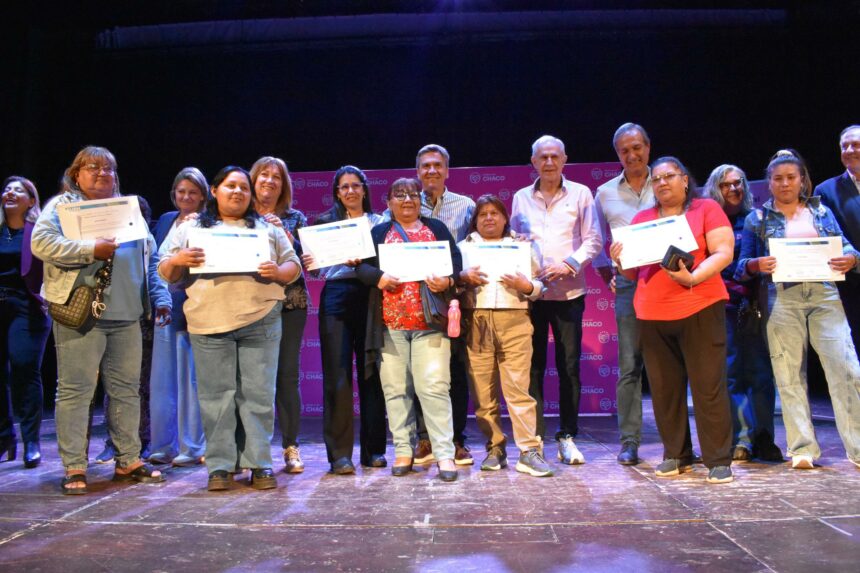 Tranquilidad, Seguridad Y Futuro: Familias Resistencianas Ya Cuentan Con Su Certificado Del Rubh