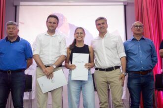 Tras 42 Años De Espera: 82 Familias De Fontana Recibieron Su Título De Propiedad