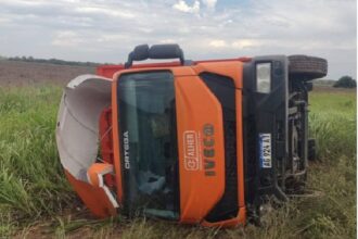 PINEDO: Volcó Un Camión En La Ruta 13
