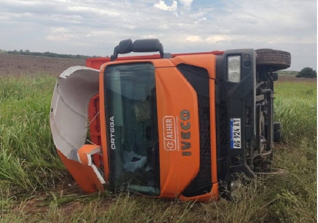 PINEDO: Volcó Un Camión En La Ruta 13